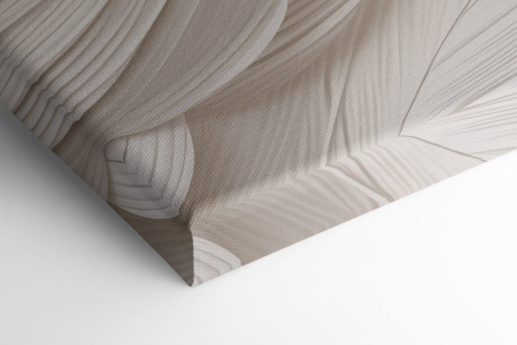 Gentle waves of soft elegance