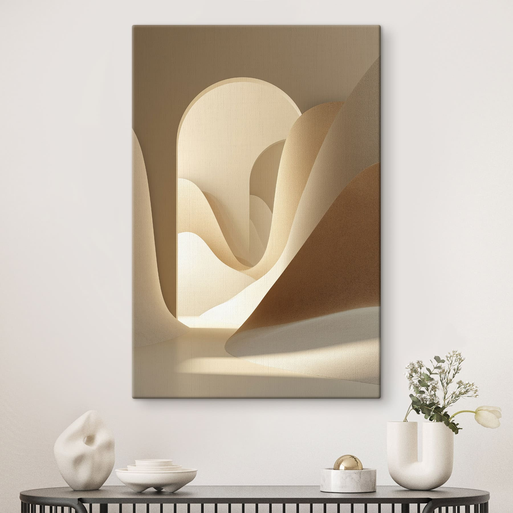 Room with a archway and a white wall